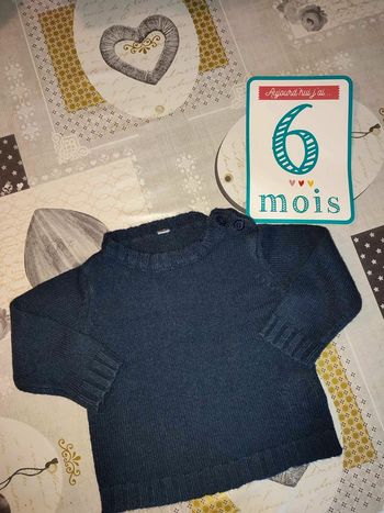 Pull marine bleu