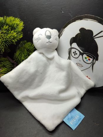 doudou plat blanc gris tigre chat mes petits cailloux losange coeur Yeux Fermés  