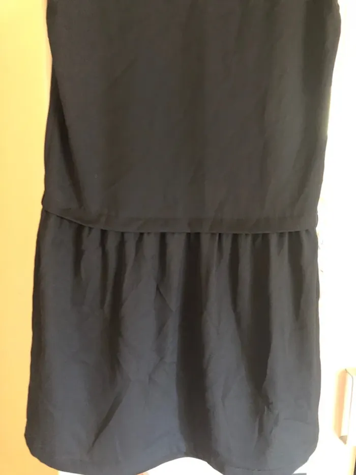 Robe noire manches courtes - photo numéro 3
