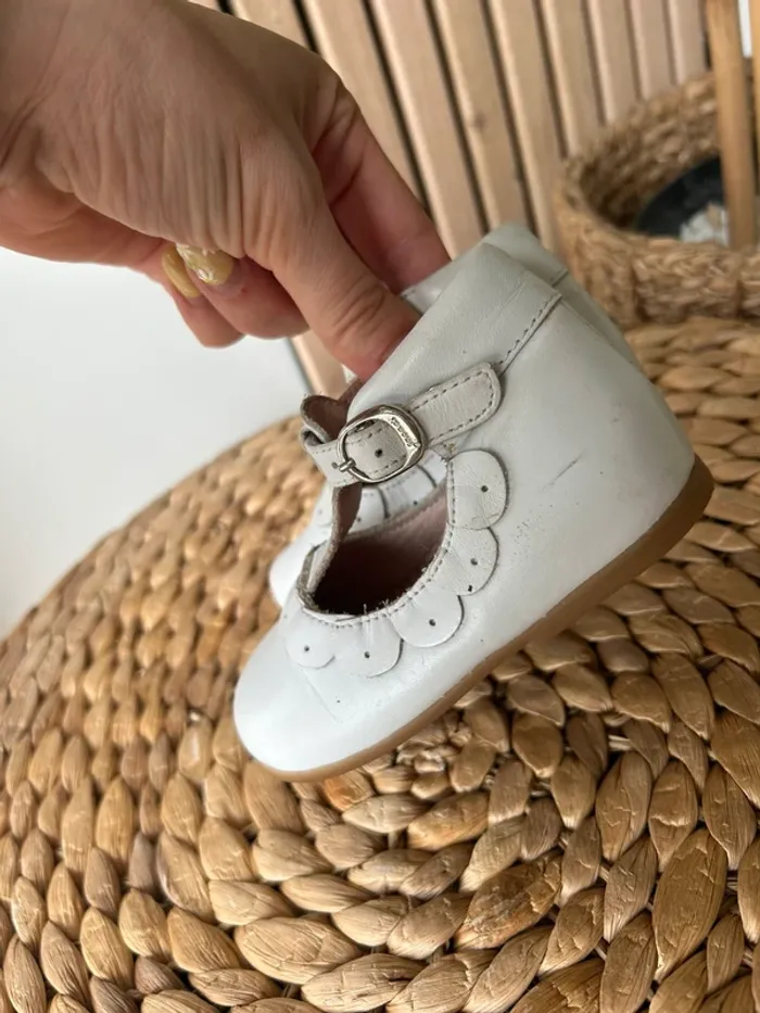 Salomés blanches Jacadi taille 21 - photo numéro 3