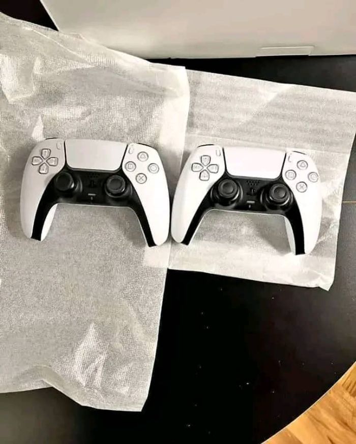 PlayStation 5 - photo numéro 2