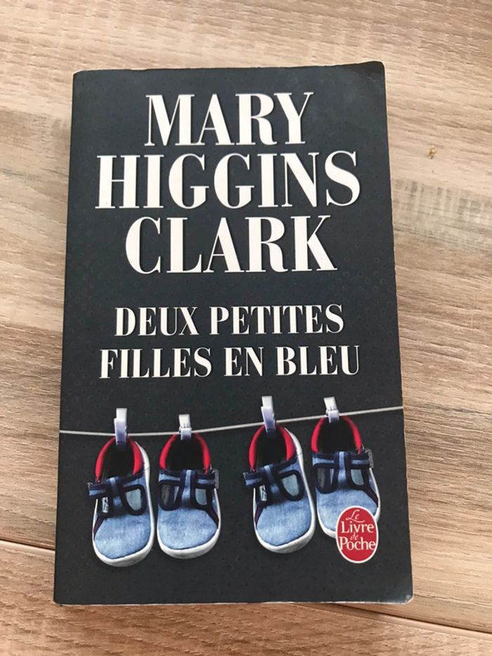 Deux petites filles en bleu