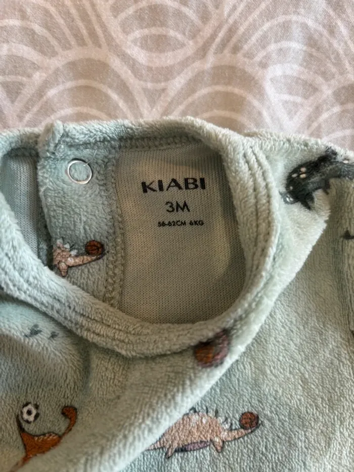 🦕 Pyjama dinosaures garçon - Kiabi - Taille 3 mois 🦕 - photo numéro 3