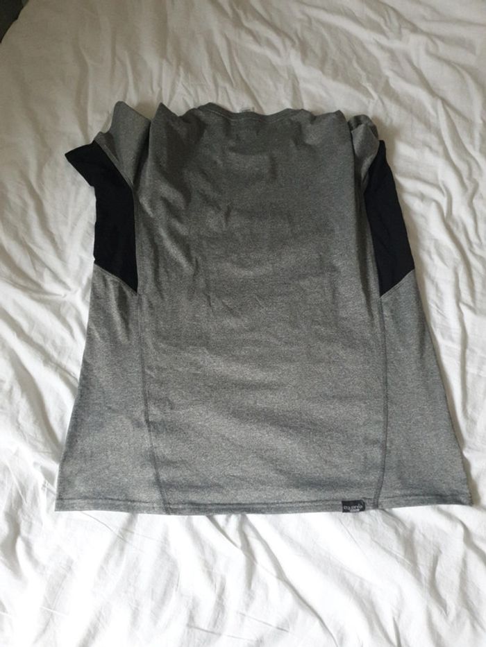 Haut sport respirant femme taille XL marque décathlon - photo numéro 2