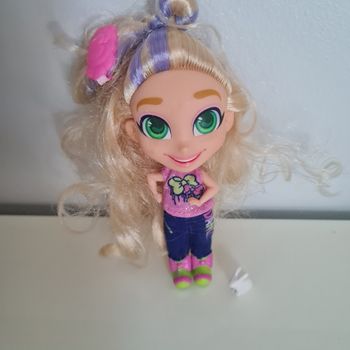 Adorable petite poupée