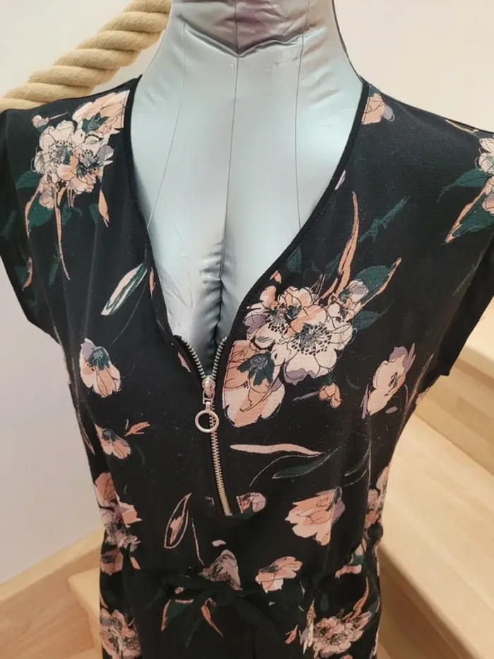 Robe fluide fleurie taille 38 - photo numéro 3