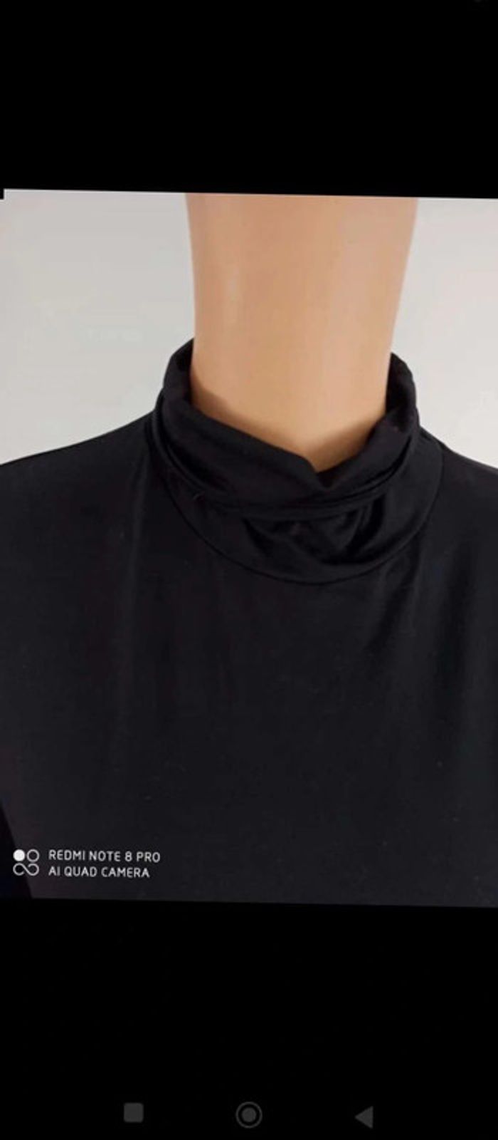 Tee  shirt noir  col  roulé  noire - photo numéro 5