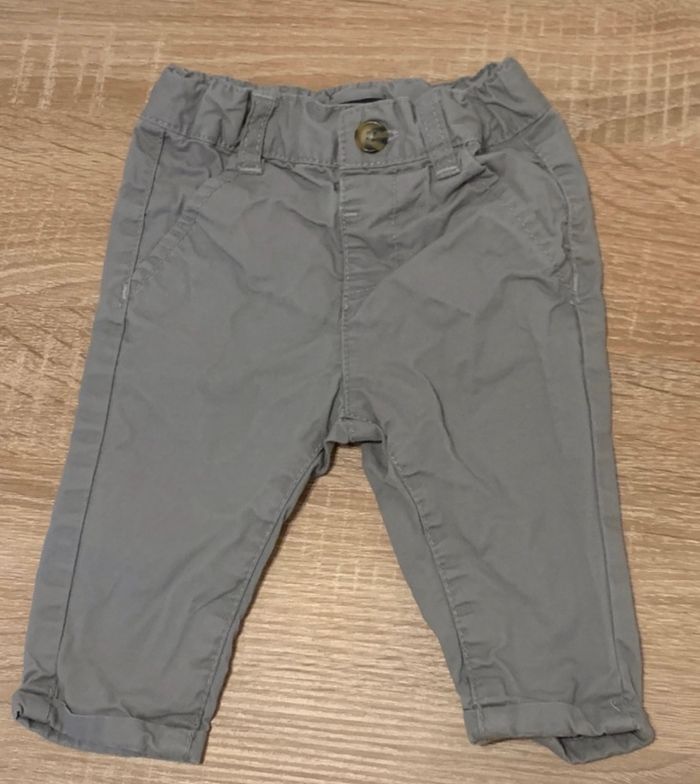 Lot de chinos Kiabi 3 mois - photo numéro 4