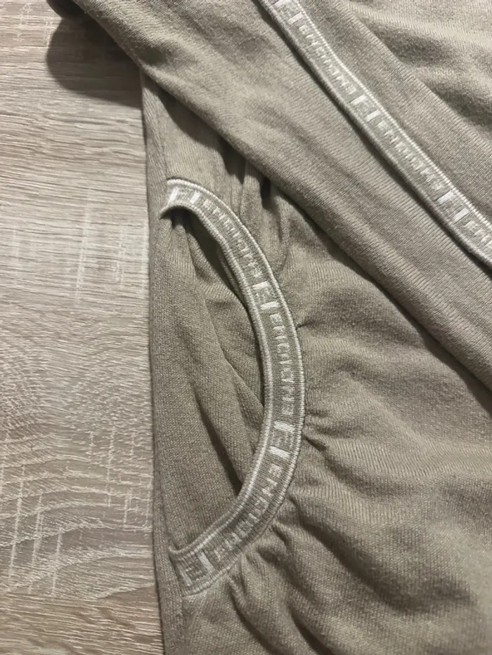 Gilet Fendi - photo numéro 2