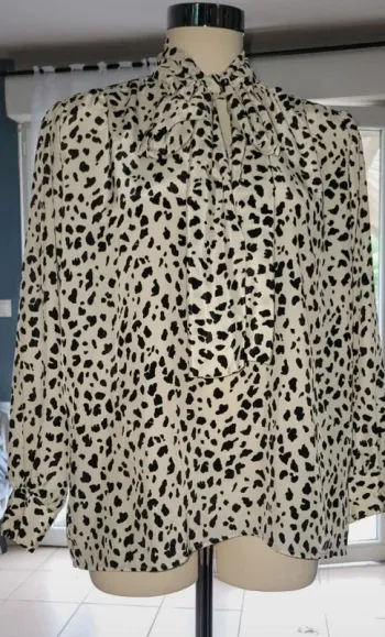 Très belle blouse habillée 38/40
