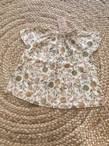 Blouse, neuve avec étiquette 24 mois