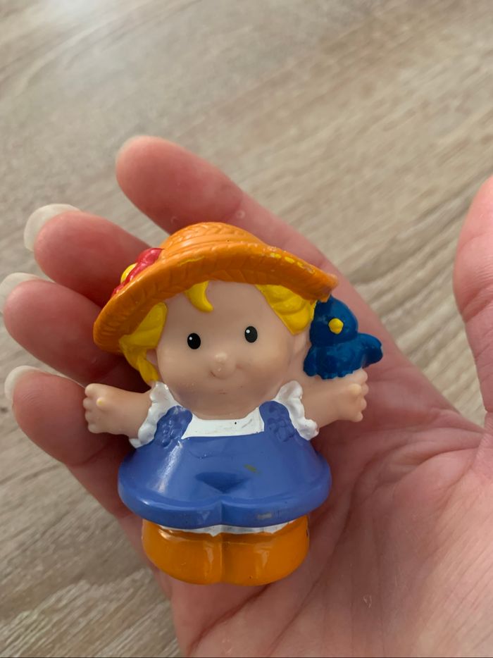 Figurine fille à l’oiseau Little people - photo numéro 3
