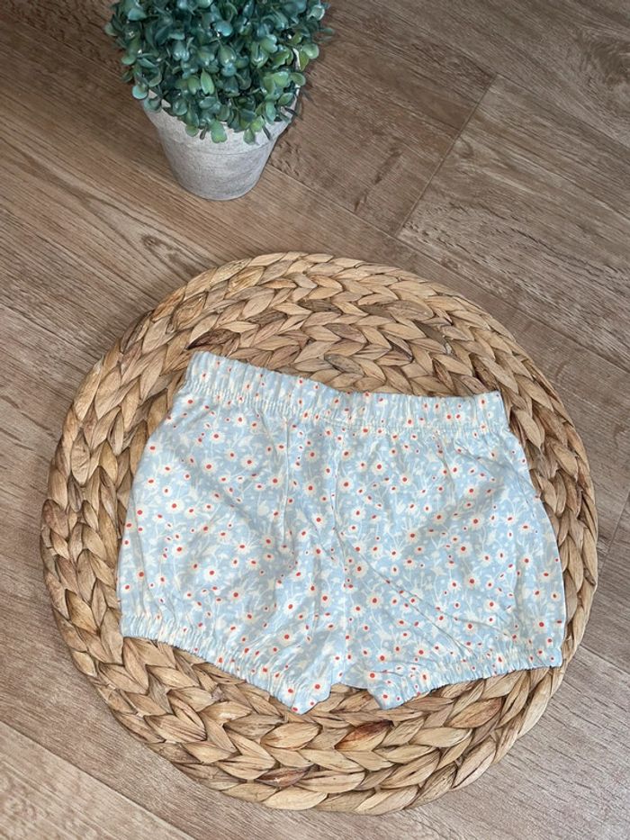 Short neuf 6 mois - photo numéro 2