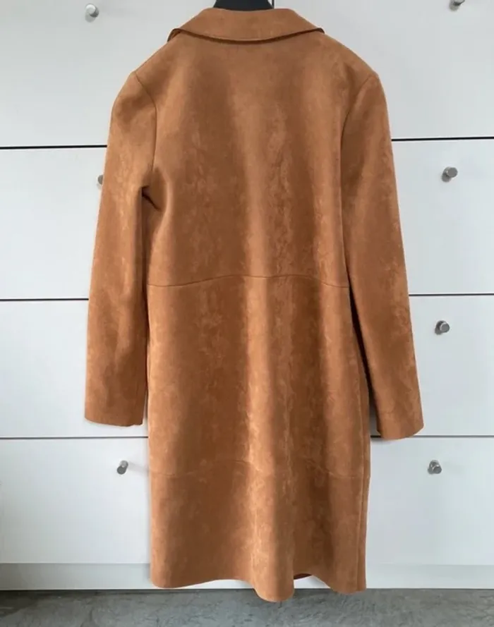 Magnifique manteau imitation daim || taille EUR S || Zara || état impeccable - photo numéro 2