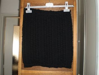 jupe courte noir gaufrée t 36:38 atmophére