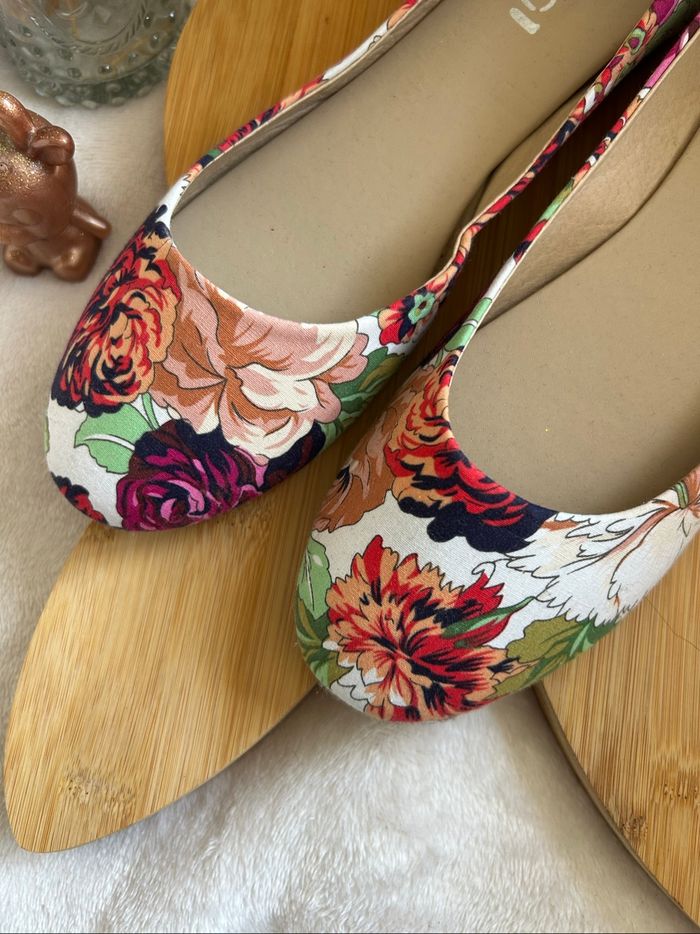 🌸 Ballerines fleuries IDEAL – Pointure 40, état impeccable 🌸 - photo numéro 5
