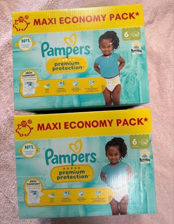 Deux cartons de couches Pampers taille 6 preuim 