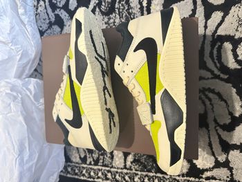 Chaussure Travis scott