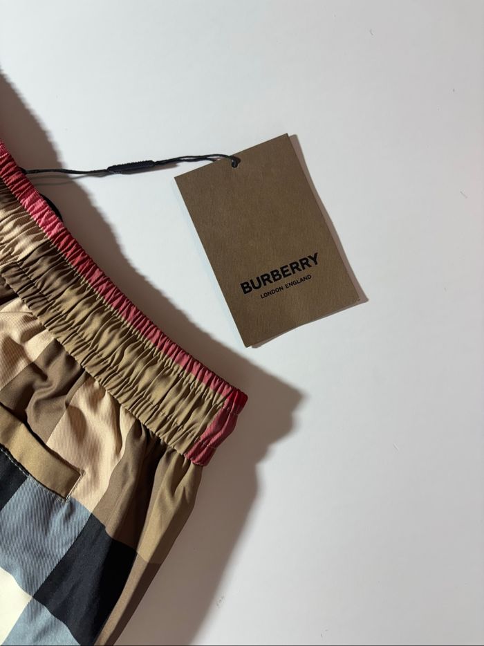 Short Burberry - photo numéro 8