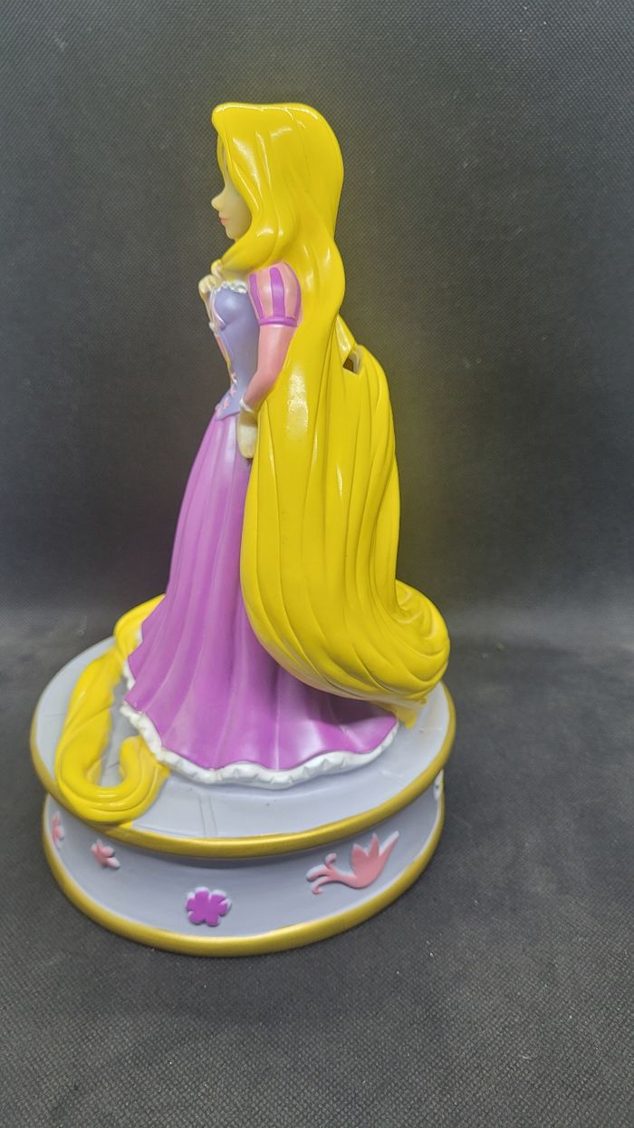 Tirelire Raiponce  - Disneyland Paris - photo numéro 3