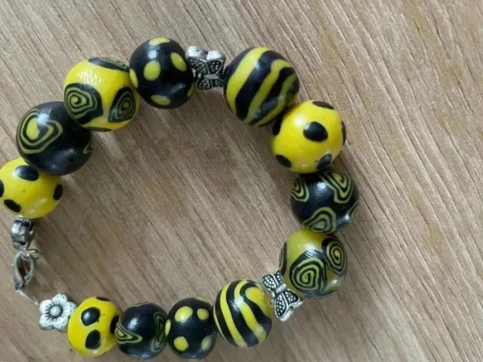 Bracelet jaune et noir à pois et rayure - photo numéro 2