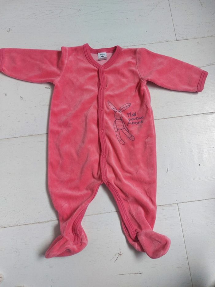 Pyjama en velours rose Petit Bateau Taille 6 mois
