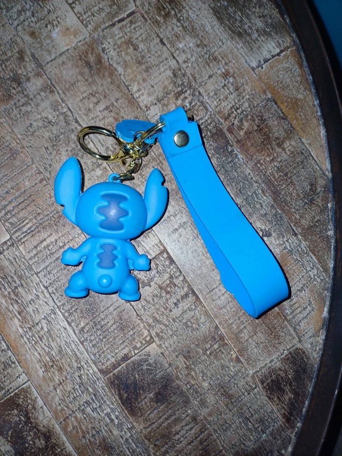 Porte clé Disney Stitch - photo numéro 2