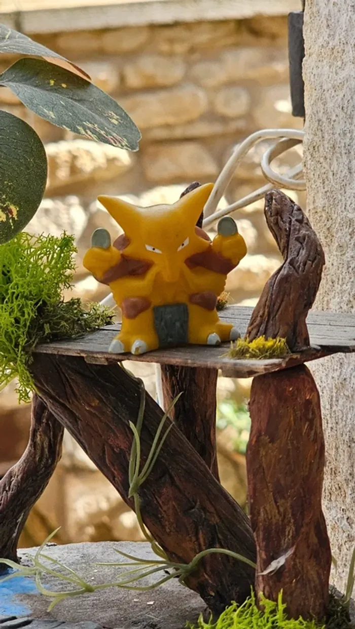 Super figurine Pokemon Nintendo finger puppet Kadabra