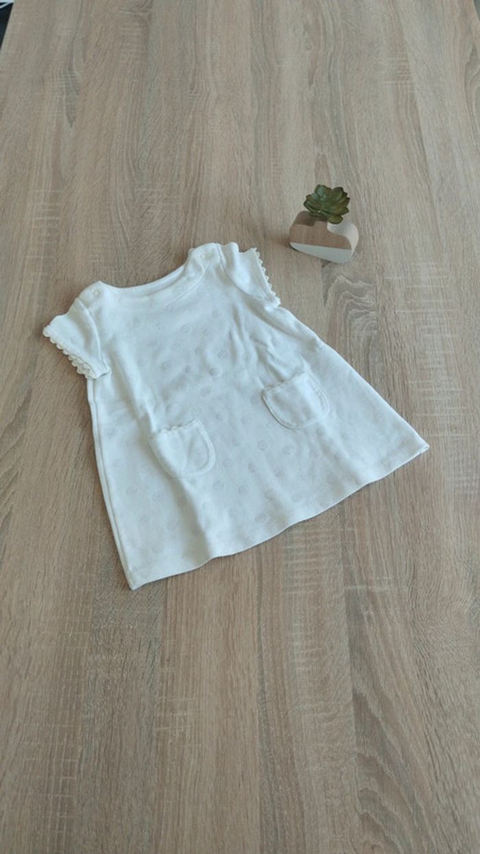 Robe blanche a pois