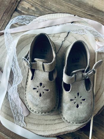 Jolie chaussure Salomé cuir pointure 25