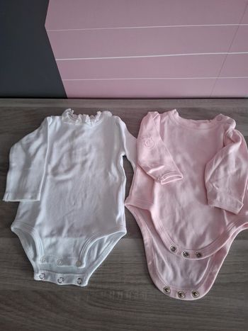 Tshirts bodies taille 3-6 mois