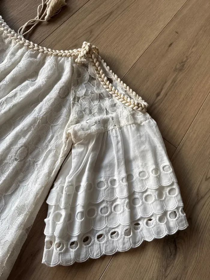 Robe courte femme dentelle avec ouverture épaules - photo numéro 3