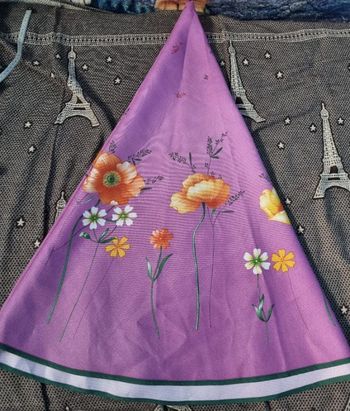 Nappe ronde motifs fleurs antitache