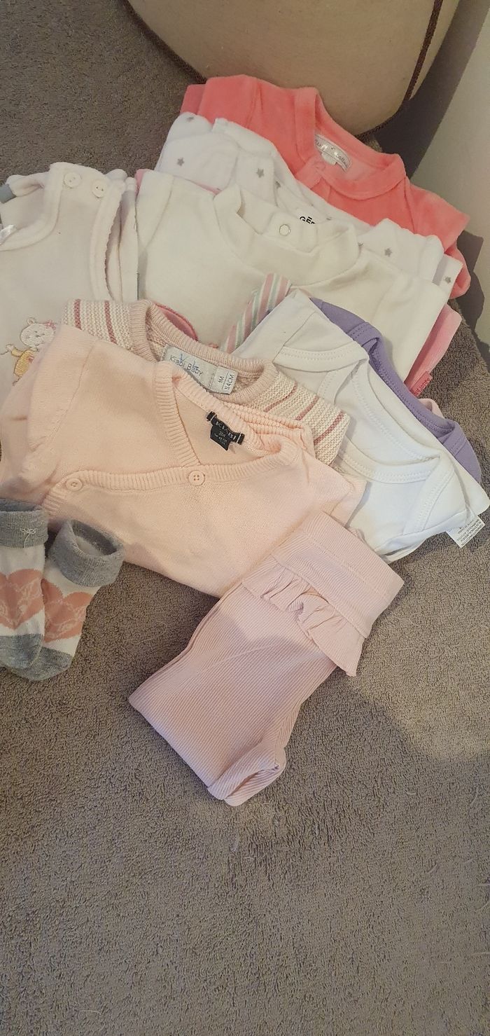 Lot de vêtements fille 1-3 mois