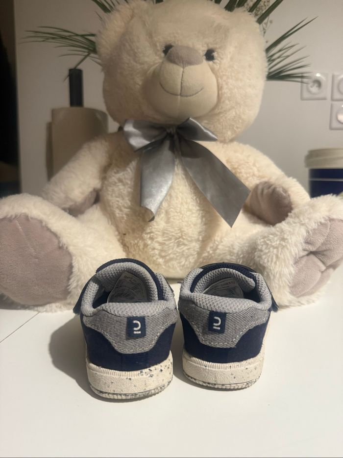 Chaussures bébé décathlon taille 21 - photo numéro 2