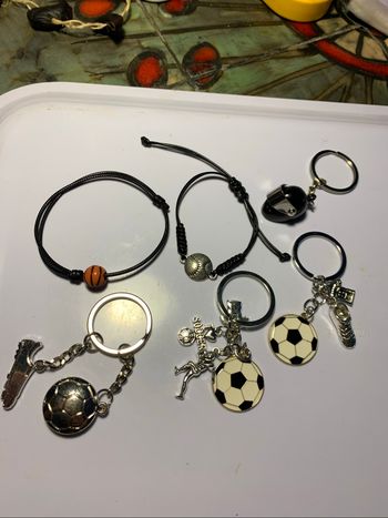 Lot bijoux accessoires thème sport