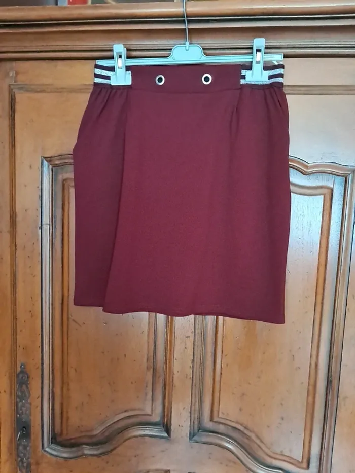 Belle jupe courte - photo numéro 2