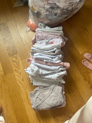 Lot 23 bodies 1 mois