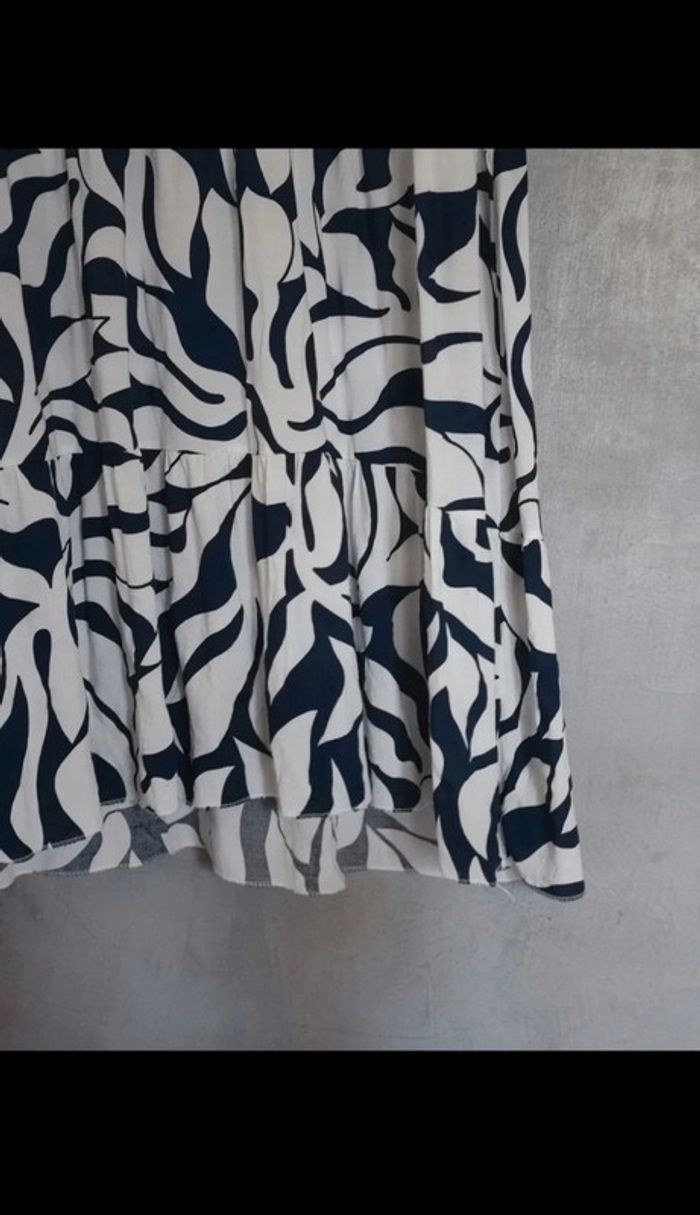 Robe blanche à motifs bleu marine - photo numéro 4
