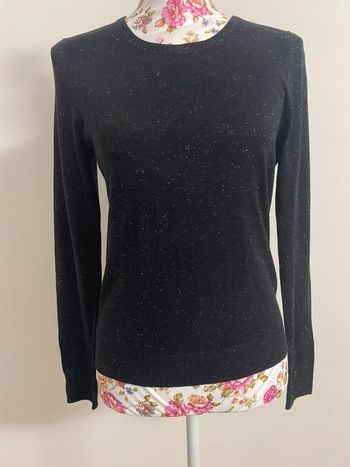 Pull décolleté dans le dos en parfait état