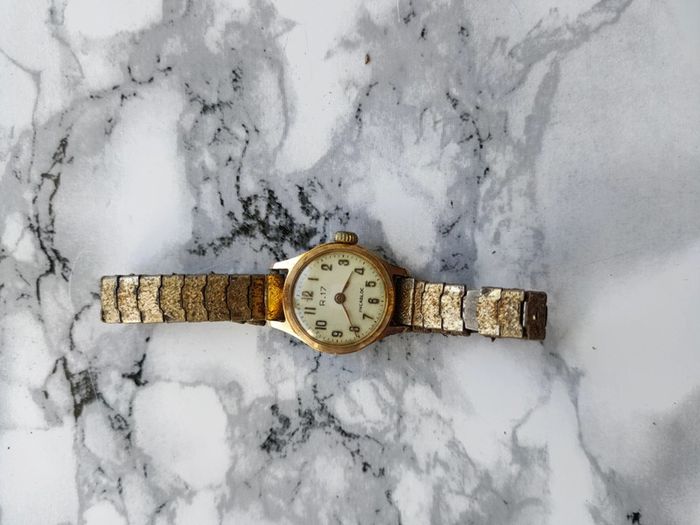 Montre vintage doré - photo numéro 11