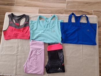 Lot de leggings et T-chirts. 🌈