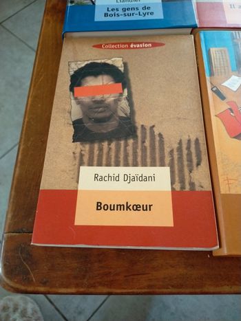 Lot de 4 livres de collection évasion