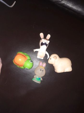 Lot de 4 animaux plastique pour petit