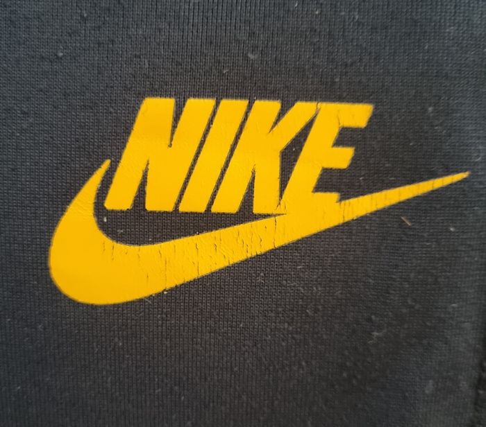 Ensemble de survetement nike taille 4-5 ans couleur jaune et bleu très bonne etat - photo numéro 3
