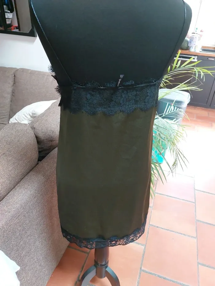 Robe dentelle - photo numéro 2