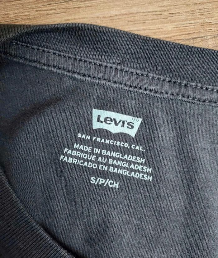 Tee shirt Levi's femme noir et rouge Taille S - photo numéro 4