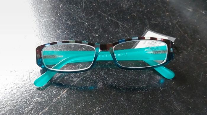 Lunette de lecture neuve +1