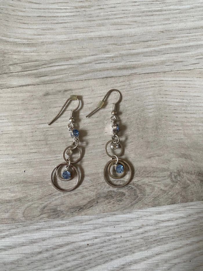 Boucle d’oreilles pendentif bleu - photo numéro 2