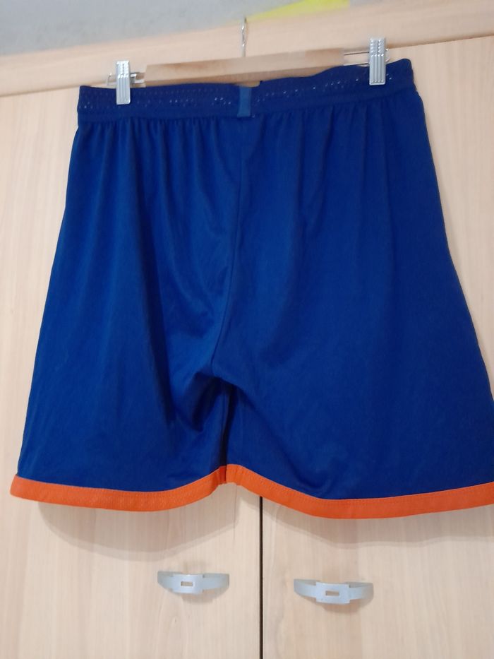 Short Olympique Lyonnais taille L (38) - photo numéro 2